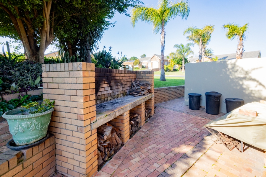 3 Bedroom Property for Sale in Kenridge Western Cape
